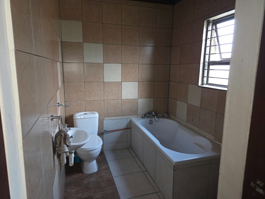 5 Bedroom Property for Sale in Erica Township Western Cape